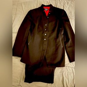 John Meyer Collection Solid Black Women’s 2 piece Pant Suit Size 10 not altered